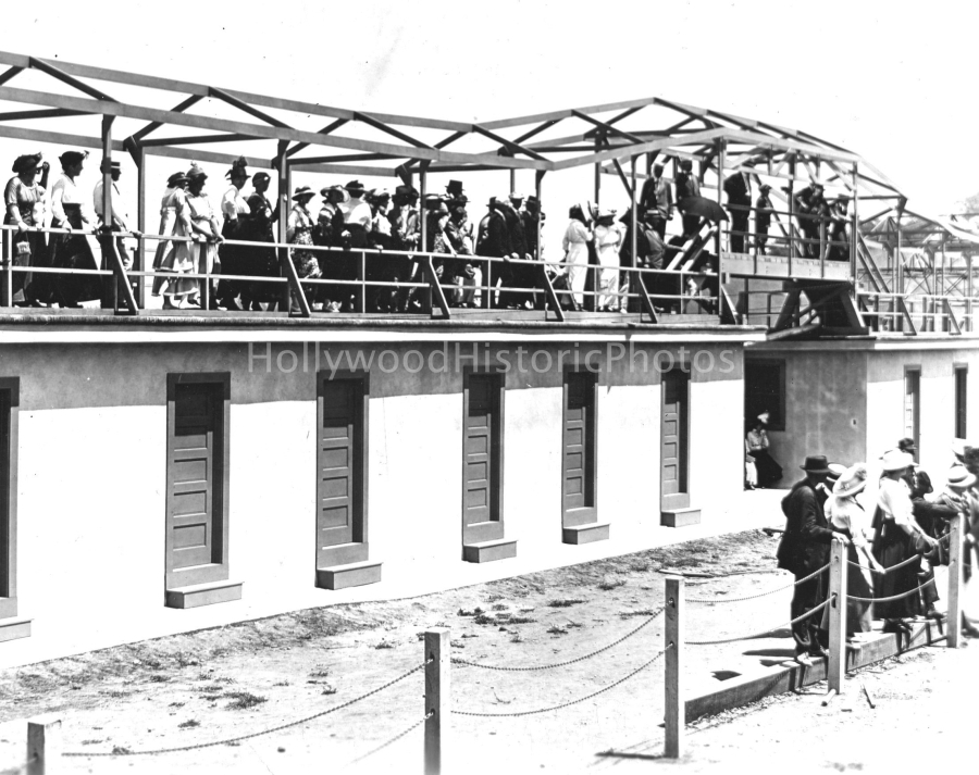 Universal Studios 1915 The first tours of the studio.jpg